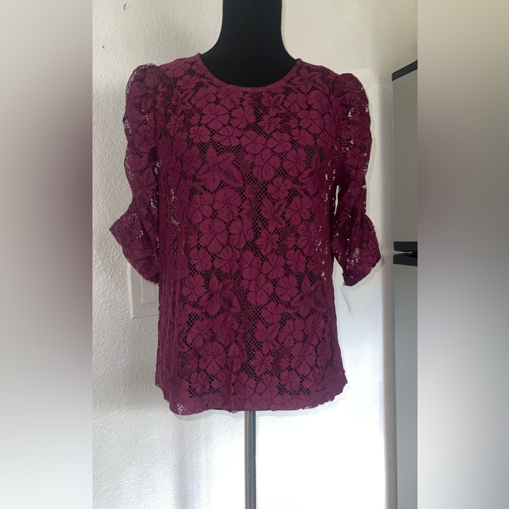 Annette Nannette Lenore blouse for women burgundy size Medium not new.